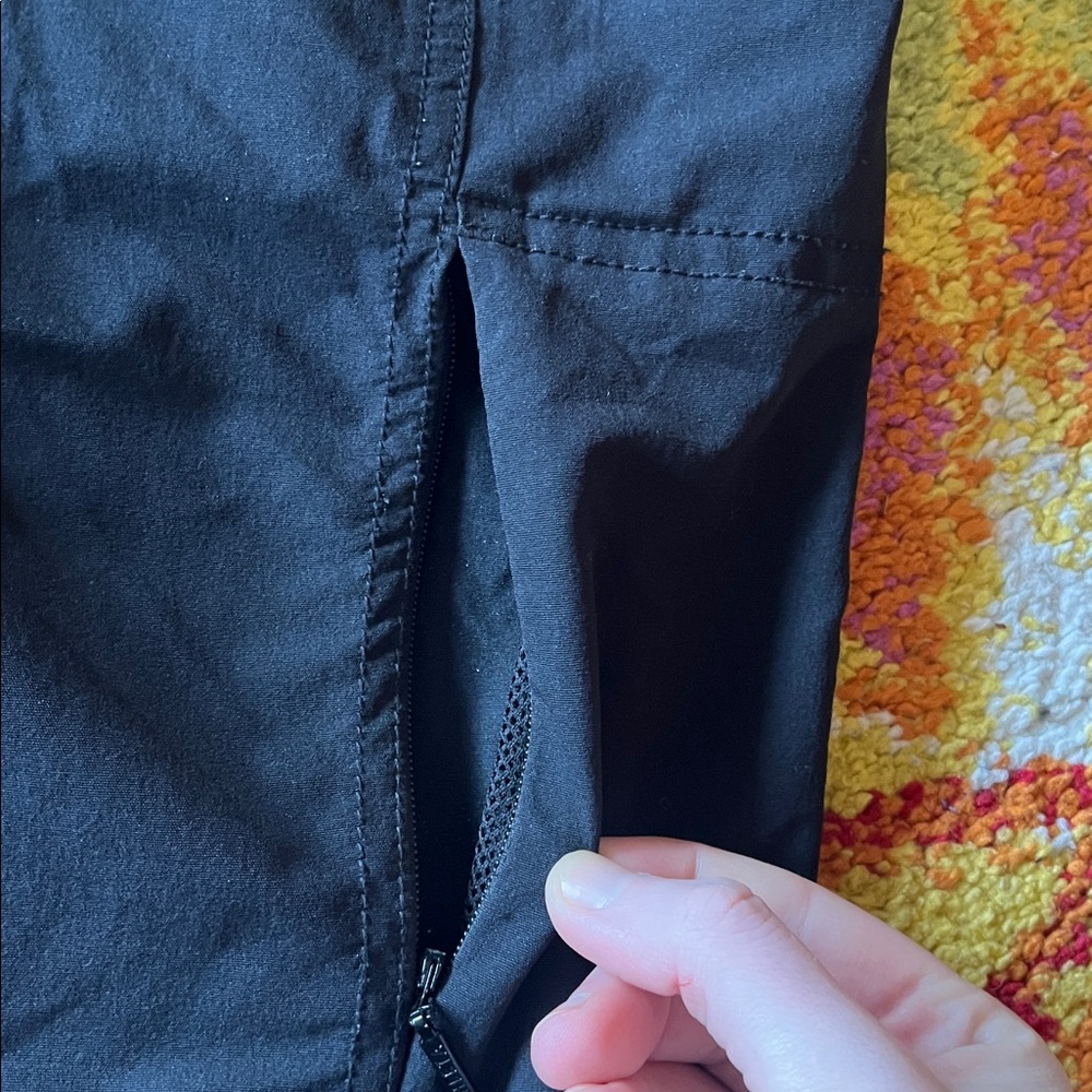 WOMENS SIZE 10 ATHLETA SUMMER SHORTS - Picture 6 of 6